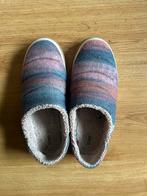 Toms pantoffels maat 39 - Comfortabel en stijlvol, Ophalen of Verzenden, Gedragen, Overige kleuren, Pantoffels of Sloffen