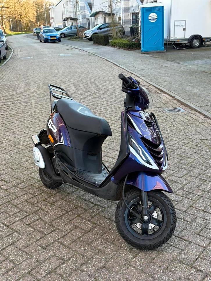 zip 70cc 2 takt brom, Fietsen en Brommers, Scooters | Piaggio, Zo goed als nieuw, Zip, Tweetakt, Ophalen of Verzenden