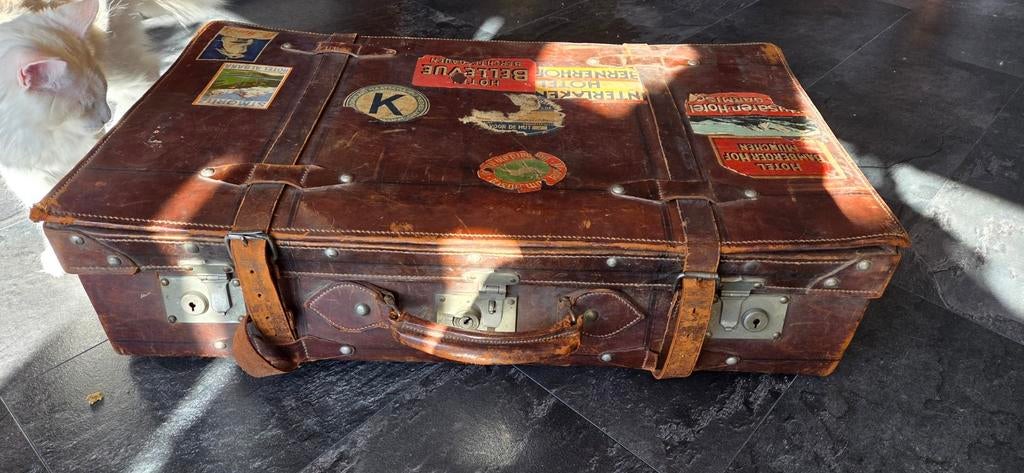 Vintage Leren Koffer met Gespen - Bruin, 60 tot 70 cm, Gebruikt, Leer, Ophalen of Verzenden