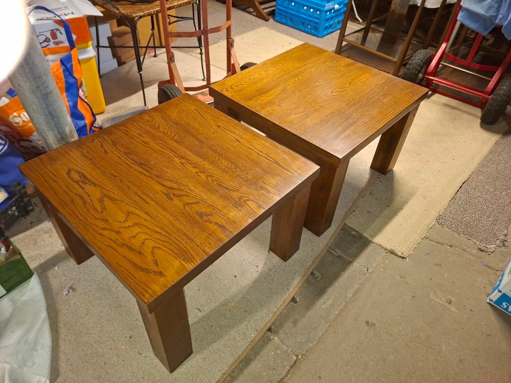 2 massief eiken salontafeltjes 60x60 cm, Ophalen of Verzenden, Gebruikt