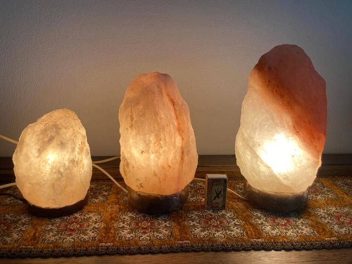 3 Himalaya spiritual zoutlampen 2, 3 & 5 kilo zoutkristallen, Huis en Inrichting, Lampen | Tafellampen, Gebruikt, Minder dan 50 cm