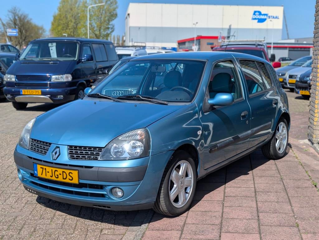 Renault Clio 1.2-16V Dynamique - apk t/m 3-4-27, Voorwielaandrijving, Stof, Gebruikt, 31 €/maand