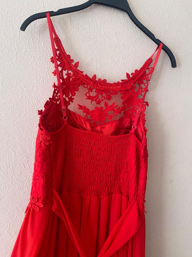 Mooie rode lange jurk te koop, Maat 38/40 (M), Ophalen of Verzenden, Zo goed als nieuw, Rood