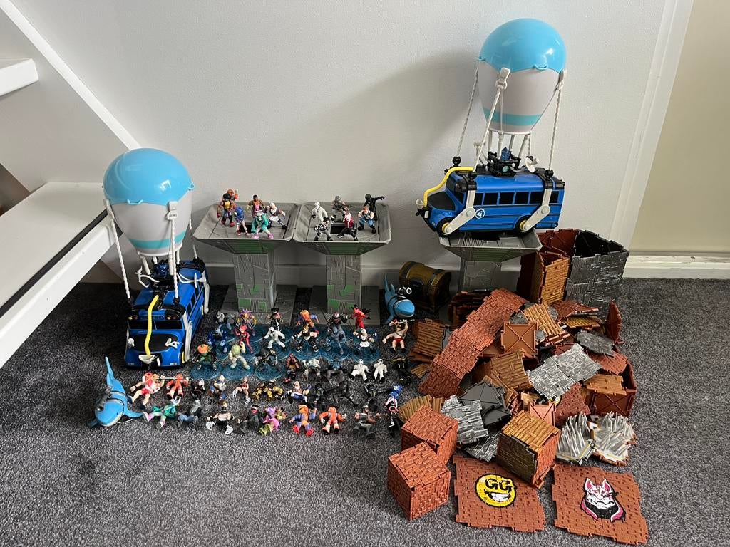 Fortnite mini actie figuren battle bus, Ophalen of Verzenden, Zo goed als nieuw