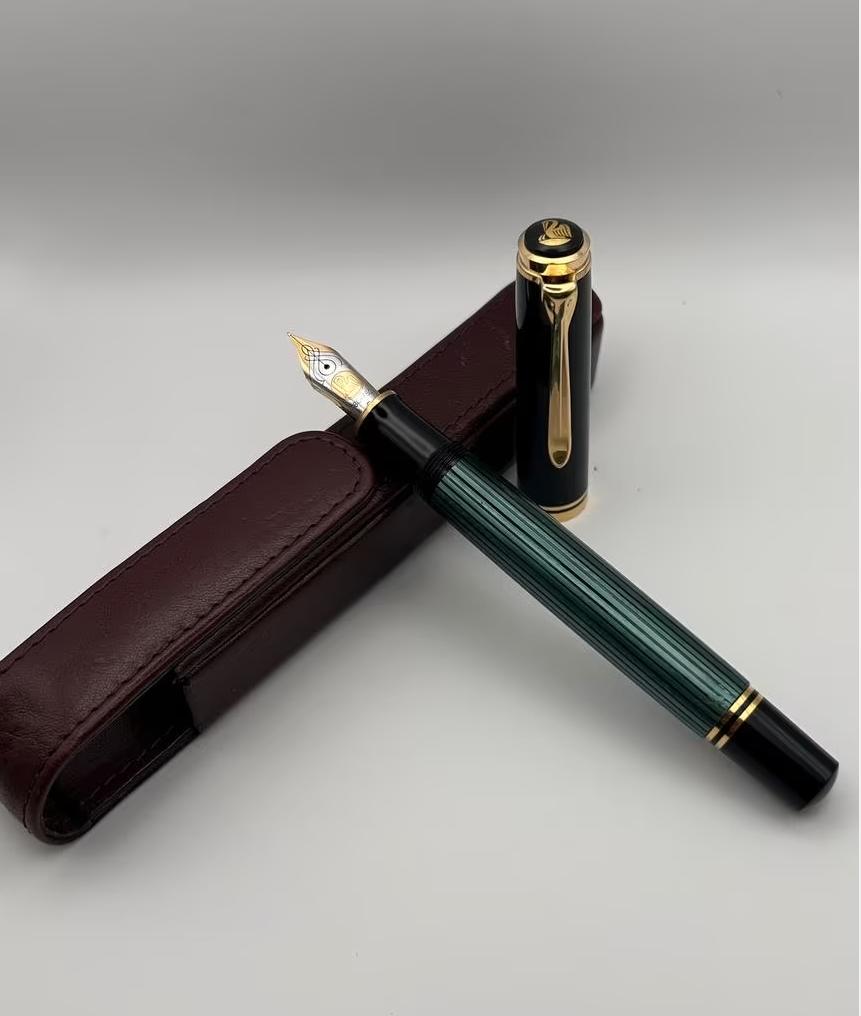 Pelikan Souverän M800 vulpen Zwart/groen · 18K - F, Ophalen of Verzenden, Zo goed als nieuw, Vulpen, Overige merken