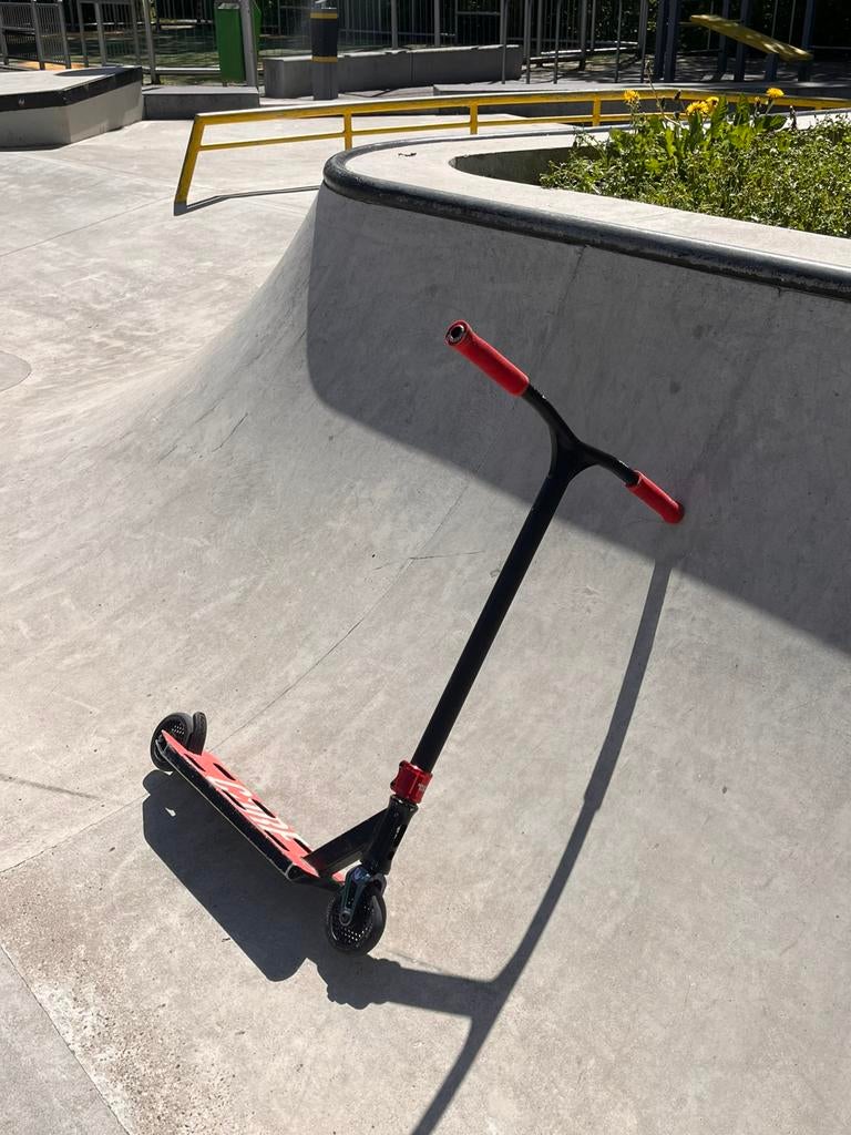 Custom stuntstep, Fietsen en Brommers, Steps, Ophalen, Gebruikt, Gewone step