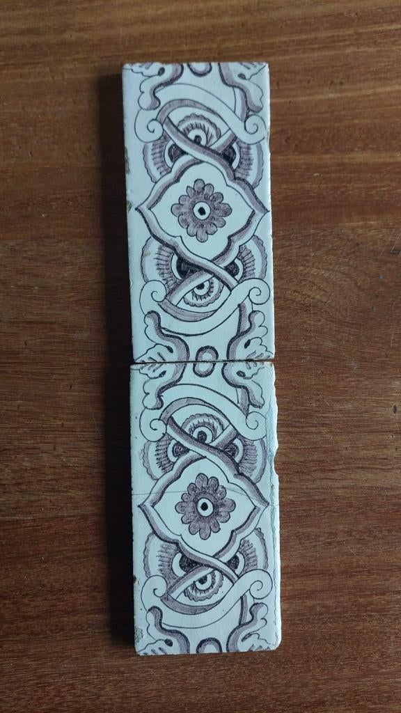 2 antieke Delftse randtegels – mangaan decor – 19e eeuw, Ophalen of Verzenden