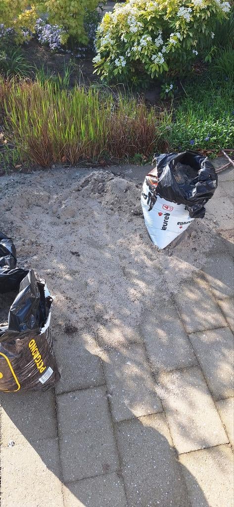 Gratis ophoogzand, geel zand, stratenmakerszand, Tuin en Terras, Zand, Ophalen, Ophoogzand