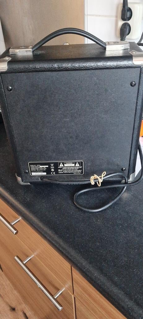 ESP 10 gitaarversterker alleen ophalen, Muziek en Instrumenten, Versterkers | Bas en Gitaar, Ophalen of Verzenden, Zo goed als nieuw