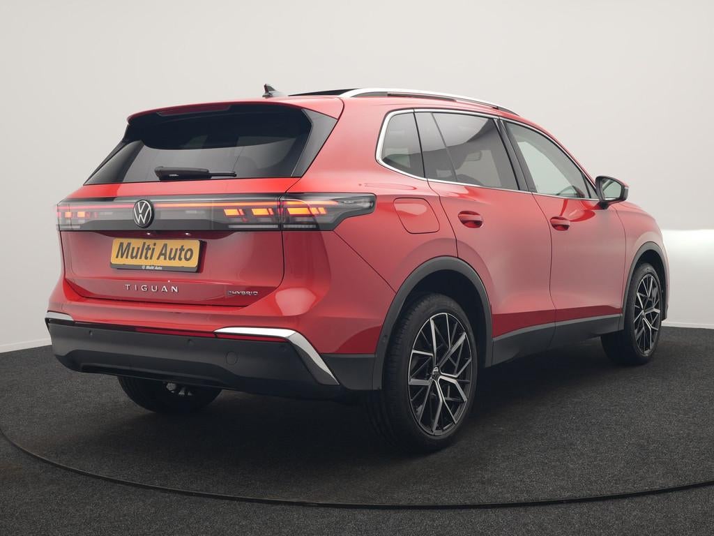 Volkswagen Tiguan 1.5 eHybrid PHEV Elegance 204pk | Panodak, Zwart, Plug-in hybride, Bedrijf, Parkeerassistent