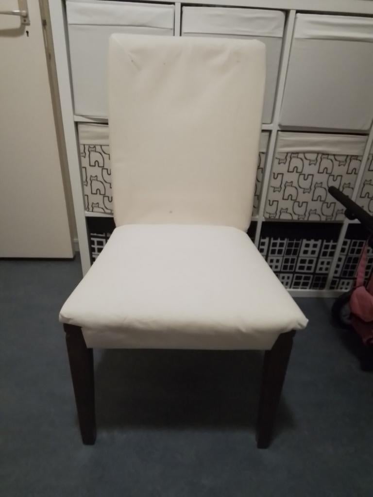 Stoel Henriksdal met donkerbruine stoelpoten zonder hoes, Ophalen, Bruin, Eén