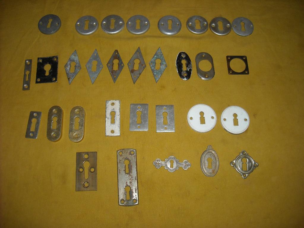 echt oude sleutelplaatjes sleutelplaat metaal slotplaatje, Ophalen of Verzenden