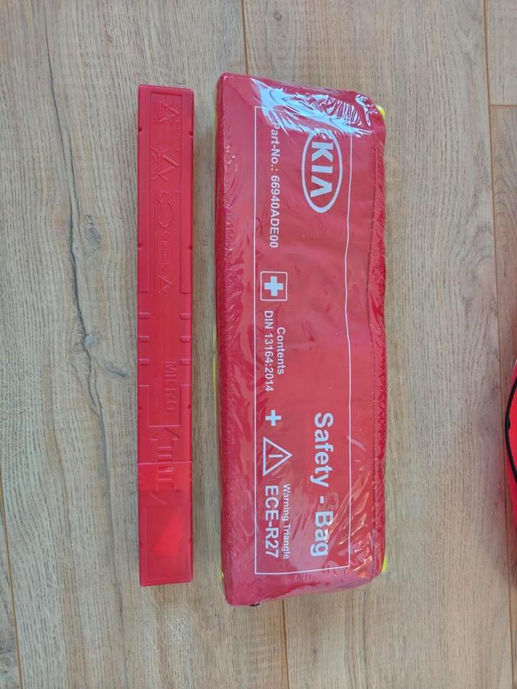 Kia Veiligheidsset - Nieuw in verpakking, Auto diversen, Auto-accessoires, Nieuw, Ophalen of Verzenden