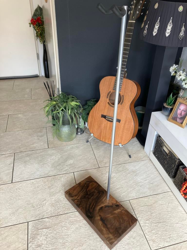 Gitaarstandaard walnoot hout, Ophalen of Verzenden, Gebruikt, Instrumentstandaard, Gitaar