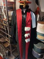 Tenue Rechtbank, Verzenden