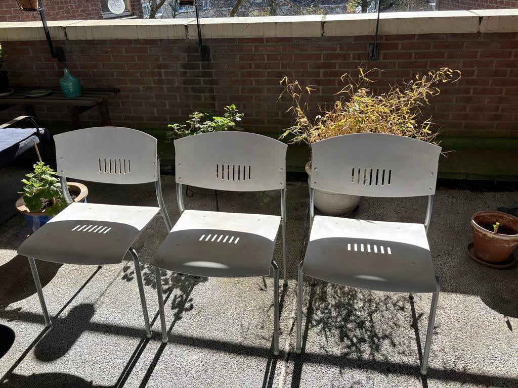 Drie stapelbare stoelen, Gebruikt, Drie, Ophalen of Verzenden, Metaal