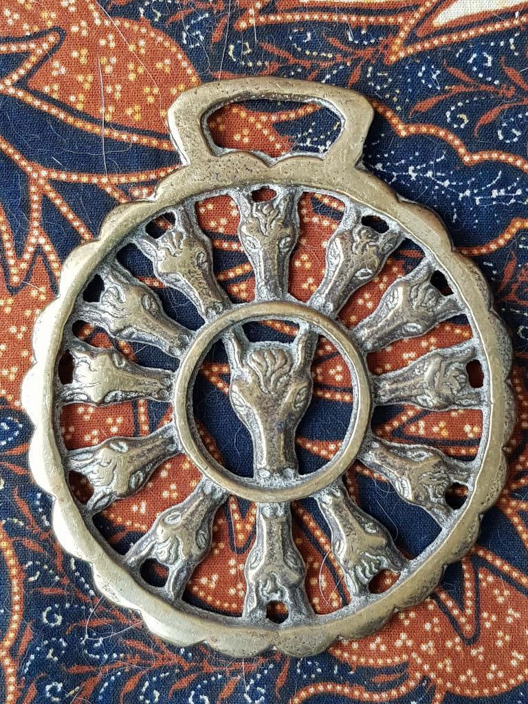 Zeldzaam antiek Engels kleppermannetje met paarden 9,3 cm., Ophalen of Verzenden, Koper