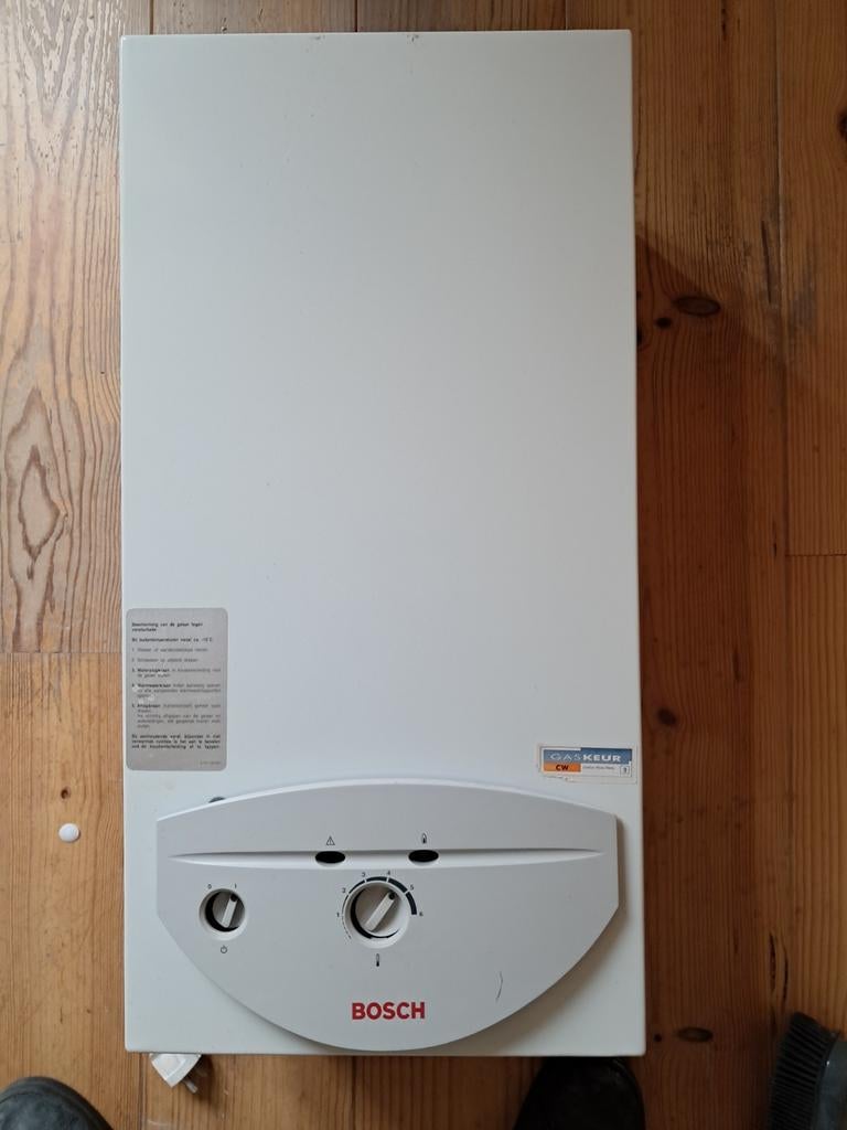 Bosch Gesloten Geiser - Betrouwbaar en Compact, Minder dan 20 liter, Ophalen, Gebruikt, Geiser