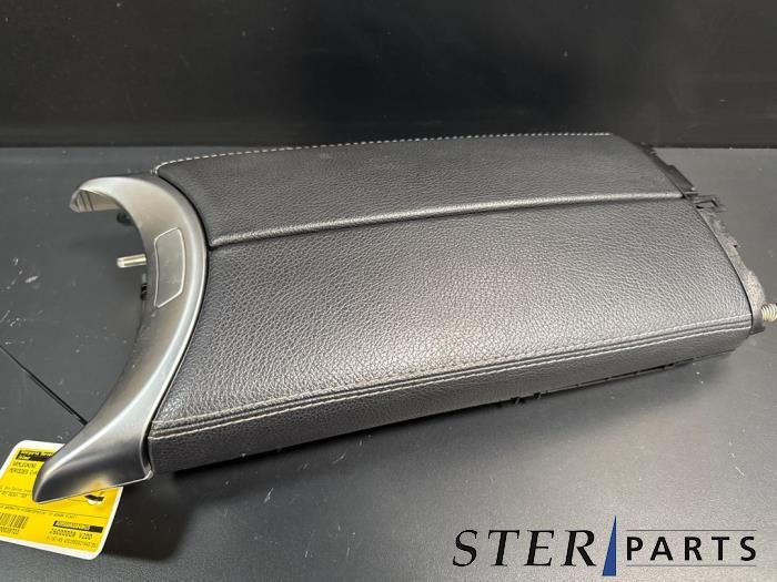 Armleuning van een Mercedes C-Klasse, Auto-onderdelen, Interieur en Bekleding, Gebruikt, -, Ophalen of Verzenden, -