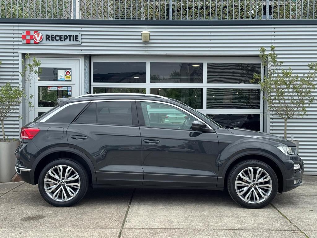 Volkswagen T-Roc 1.5 TSI Style Business Aut / A.Cam / Carpla, 1254 kg, Euro 6, 4 cilinders, 150 pk