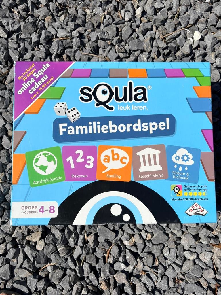 Squla familie bordspel, Hobby en Vrije tijd, Gezelschapsspellen | Kaartspellen, Ophalen of Verzenden, Zo goed als nieuw