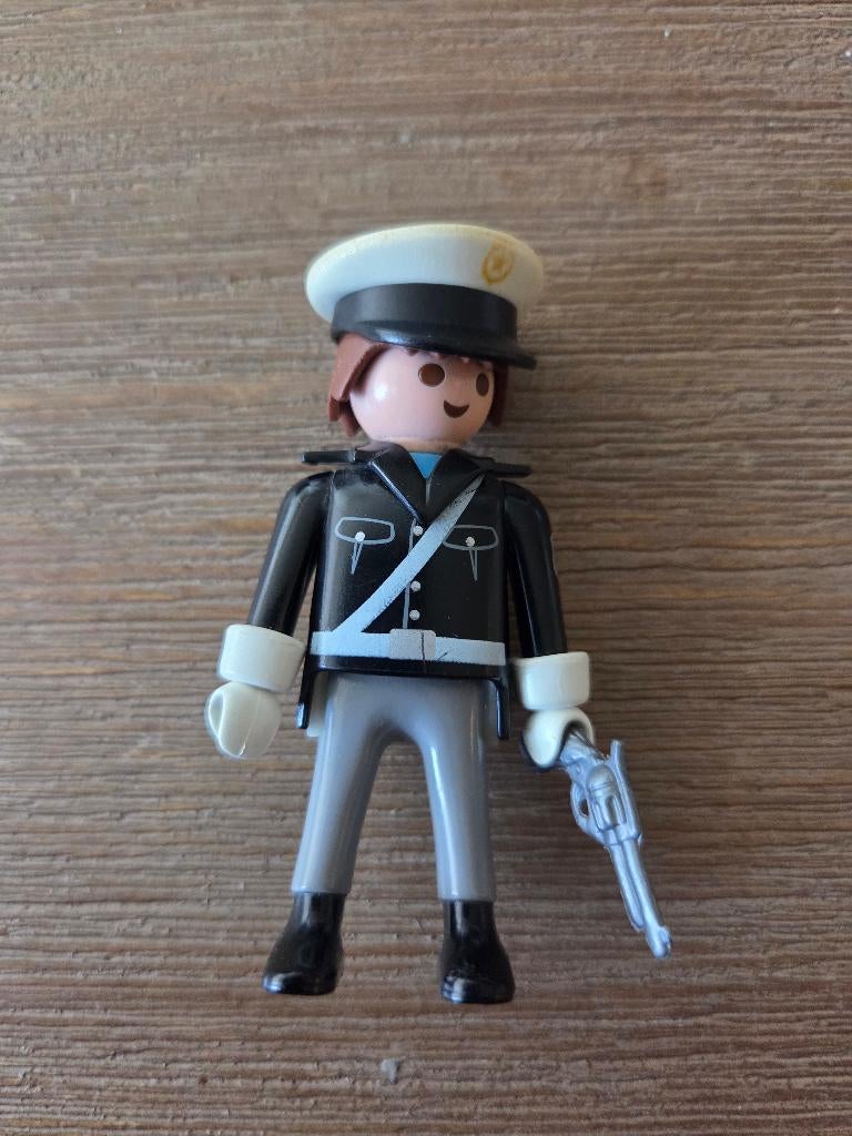 Playmobil agent, Ophalen