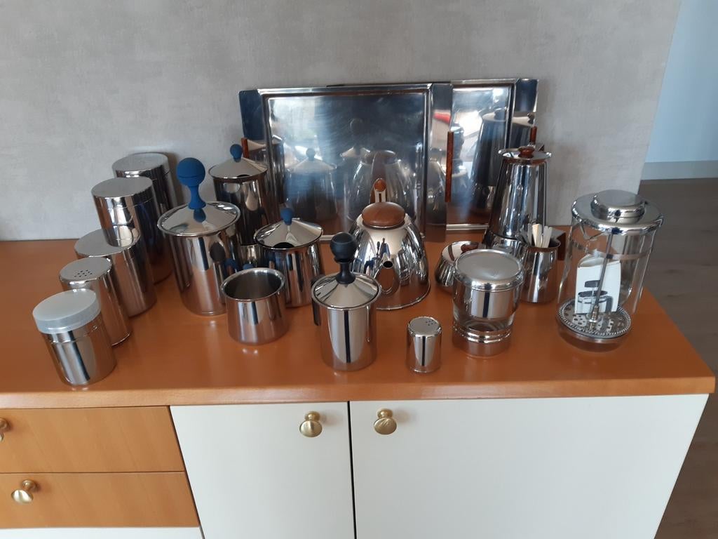 Serie RVS van D.E., Huis en Inrichting, Ophalen