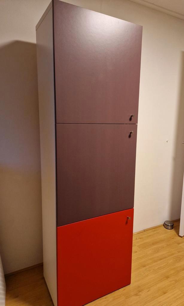 Ikea Besta met deuren, Huis en Inrichting, Kasten | Kledingkasten, Gebruikt, 150 tot 200 cm, 50 tot 100 cm, 25 tot 50 cm, Met deur(en)
