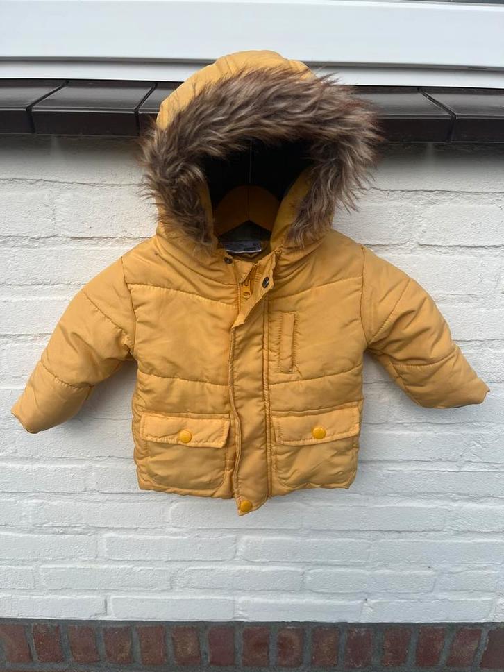 Mosterdgele gewatteerde kinderjas maat 80 herfst / winterjas, Kinderen en Baby's, Babykleding | Maat 80, Gebruikt, Jongetje, Jasje