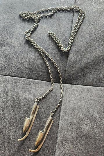 ketting met breipenhouder Friese Doorlopers, Zilver beschikbaar voor biedingen