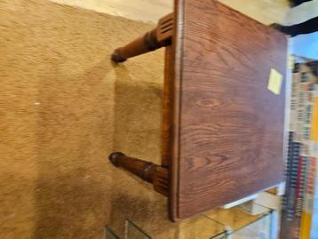 Verschillende salontafels beschikbaar voor biedingen