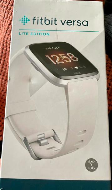 Fitbit Versa Lite beschikbaar voor biedingen