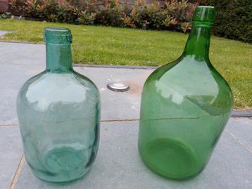 Gistflessen, groot (ong 14- 16 L, middelgroot ong 5 L) beschikbaar voor biedingen