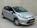 Grijze Ford Fiesta 1.2 60PK 5-Deurs Hatchback/Airco/Nap!, Auto's, Voorwielaandrijving, Stof, 1242 cc, 4 cilinders