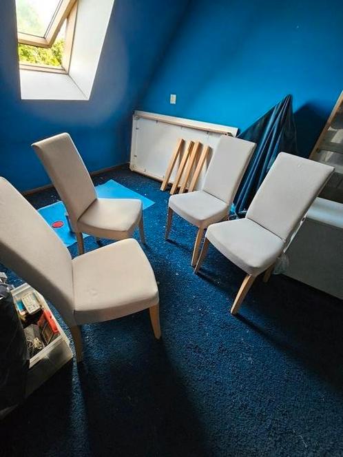 Te koop ZGAN Eettafel + 4x Stoelen, Huis en Inrichting, Complete eetkamers, Zo goed als nieuw, Ophalen of Verzenden
