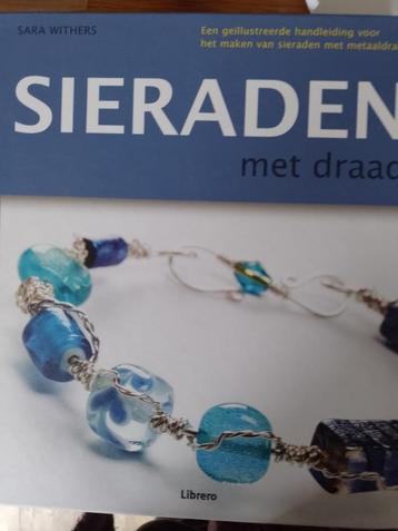 Sieraden maken met draad beschikbaar voor biedingen