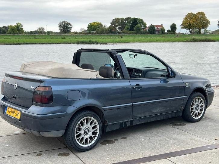 Volkswagen Golf 2.0 Cabriolet 85KW 2001 Blauw, Auto's, Volkswagen, Particulier, Golf, Airbags, Boordcomputer, Elektrische buitenspiegels
