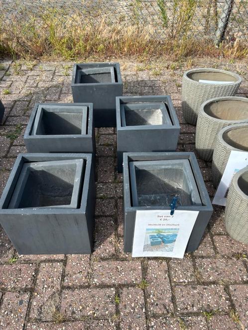 Bloembakken / bloempotten vierkant nieuw antraciet, Tuin en Terras, Bloembakken en Plantenbakken, Zo goed als nieuw, Kunststof