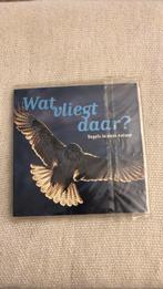 Wat vliegt daar? Vogels in onze natuur + CD, Ophalen of Verzenden, Zo goed als nieuw, Vogels