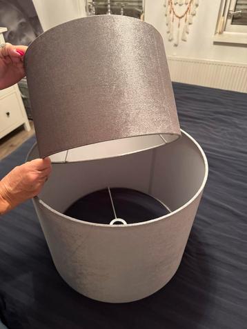 Zilvere Velvet Lampenkappen - Set beschikbaar voor biedingen