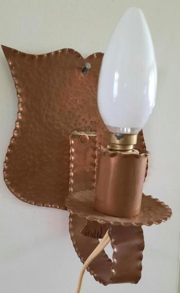 Amsterdamse school antiek gehamerd rood koper wandlampje beschikbaar voor biedingen