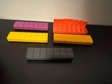 Tupperware pillendoos , pillendoosje beschikbaar voor biedingen