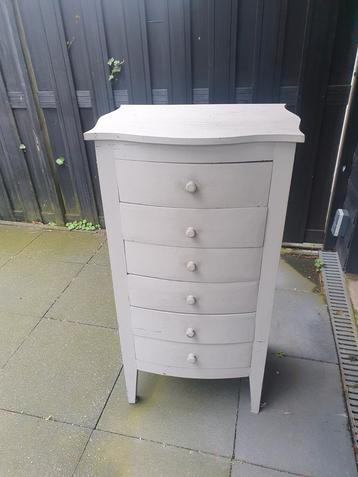 teak 104cm hoog, 53cm breed en 40cm diep beschikbaar voor biedingen