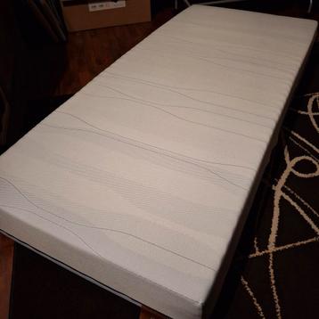 M Line Slow Motion VI Matras - 90x200 beschikbaar voor biedingen