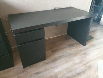 Te koop, Bureau Malm, ikea, zwart , nieuwstaat!!! - afbeelding 1