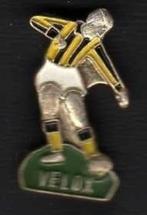 Speldje VELOX UTECHT VOETBAL VOETBALLER (A10), Verzamelen, Verzenden, Gebruikt, Overige onderwerpen