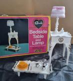 Sindy nachtkastje lamp ontbijttafel bedside table Pedigree, Ophalen of Verzenden, Nieuw, Toebehoren