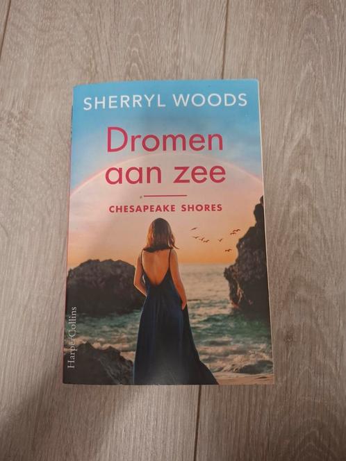 Dromen aan zee - Sherryl Woods, Boeken, Romans, Zo goed als nieuw, Nederland, Ophalen of Verzenden