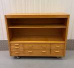 Vintage schoolkast speelgoedkast kast school boekenkast, Gebruikt, Kast, 50 tot 70 cm, 105 cm of meer