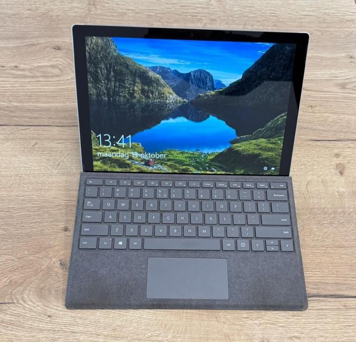 Microsoft Surface Pro (5th Gen) – 128GB, i5, 8GB, modelM1796, Computers en Software, Windows Tablets, Gebruikt, Wi-Fi, 12 inch